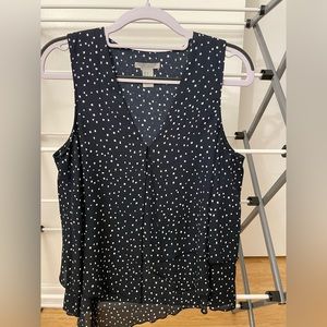 H&M women’s tank top. Size 6. Ideal for business casual look.